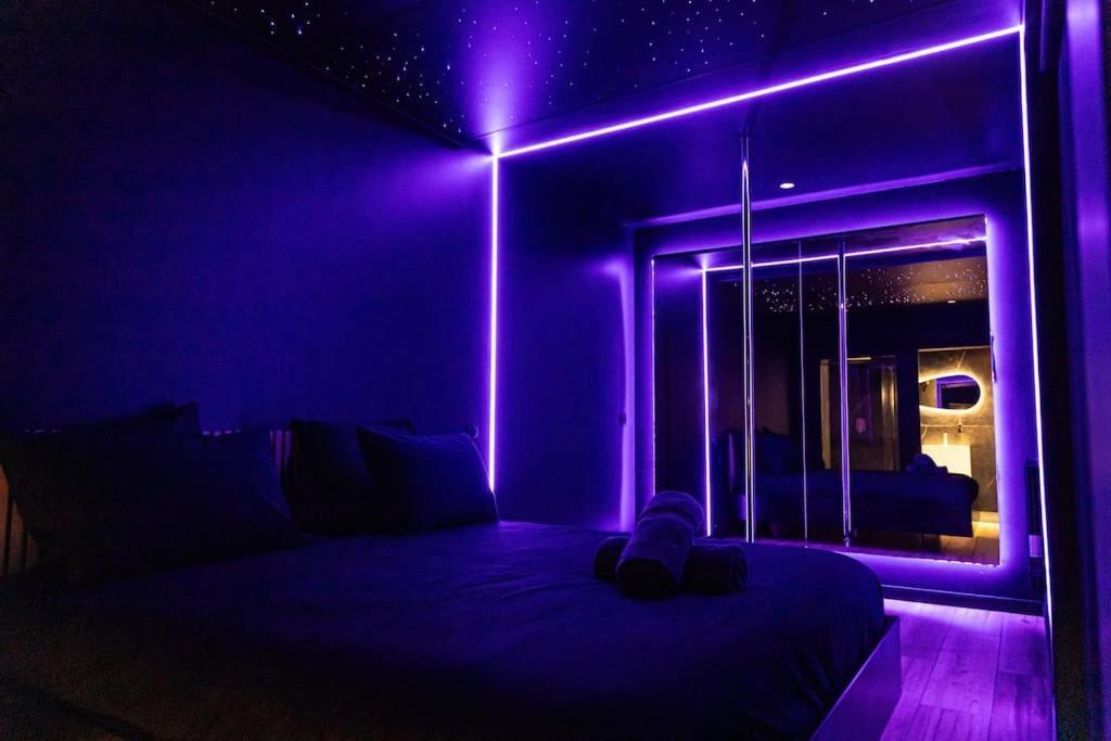 Loveroom O Diable Des Plaisirs Avec Jacuzzi 图尔昆 外观 照片