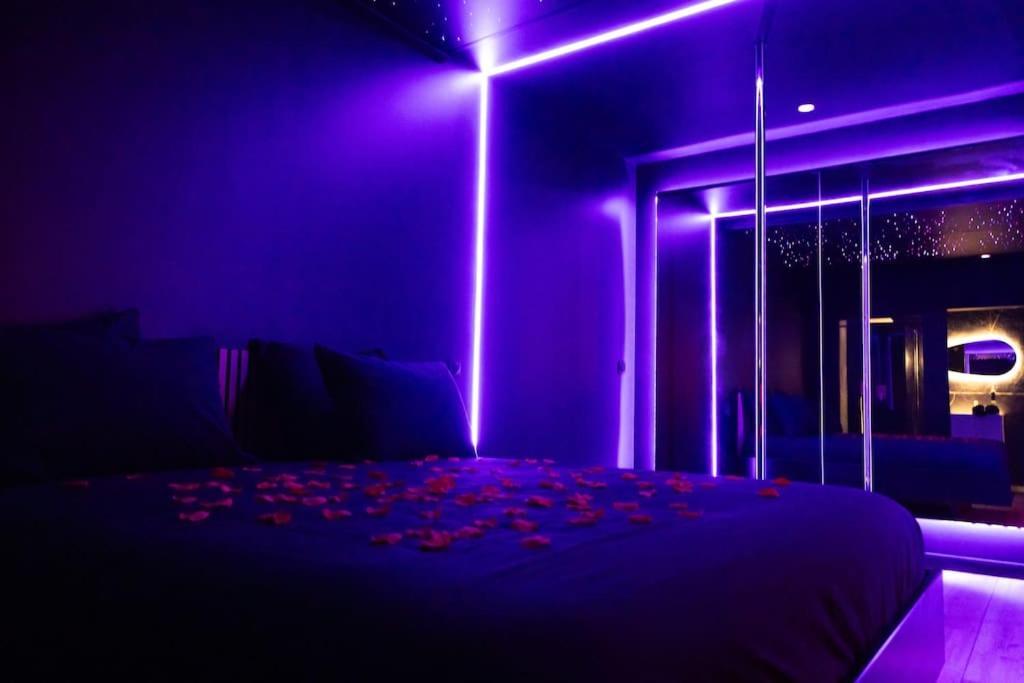 Loveroom O Diable Des Plaisirs Avec Jacuzzi 图尔昆 外观 照片