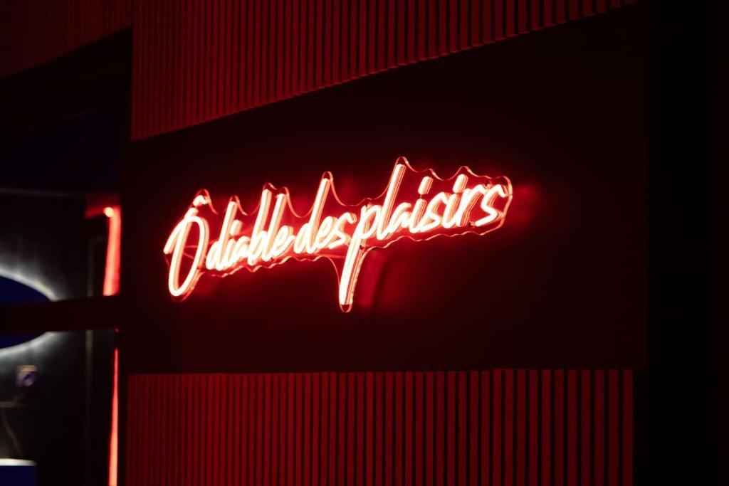 Loveroom O Diable Des Plaisirs Avec Jacuzzi 图尔昆 外观 照片