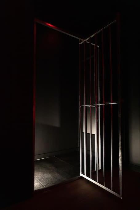 Loveroom O Diable Des Plaisirs Avec Jacuzzi 图尔昆 外观 照片