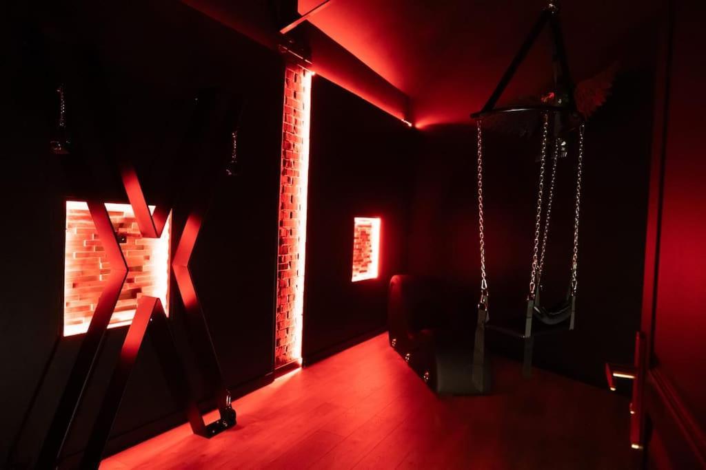 Loveroom O Diable Des Plaisirs Avec Jacuzzi 图尔昆 外观 照片