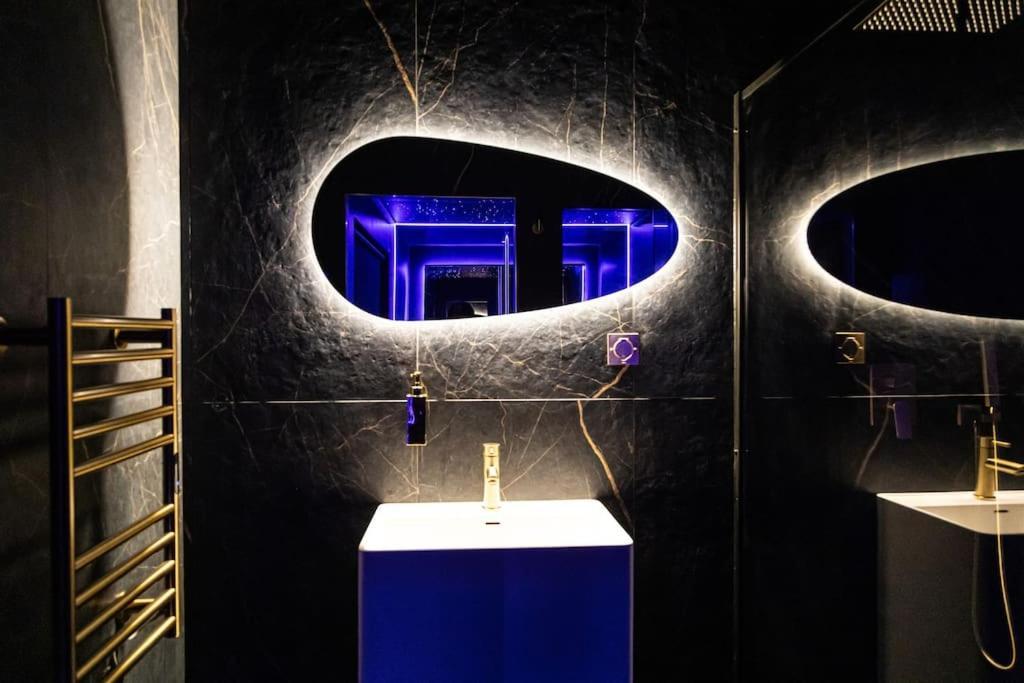 Loveroom O Diable Des Plaisirs Avec Jacuzzi 图尔昆 外观 照片